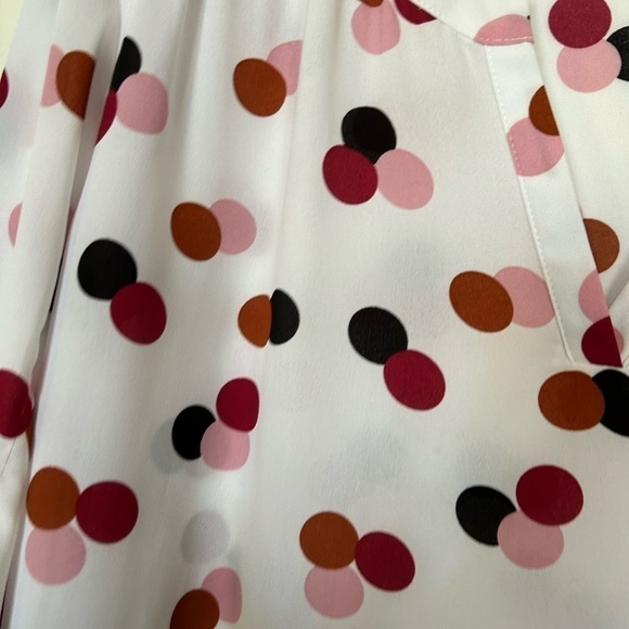 Van  Heusen large polka dot pop over blouse - Picture 9 of 11